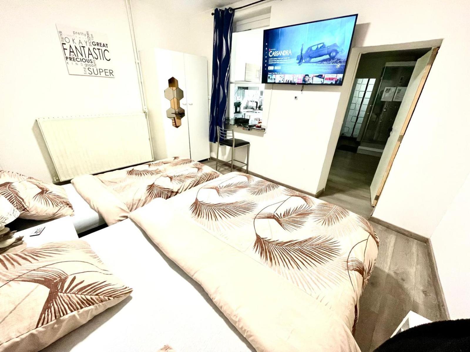Cozy&Calm Room With Ensuite Heers Esterno foto