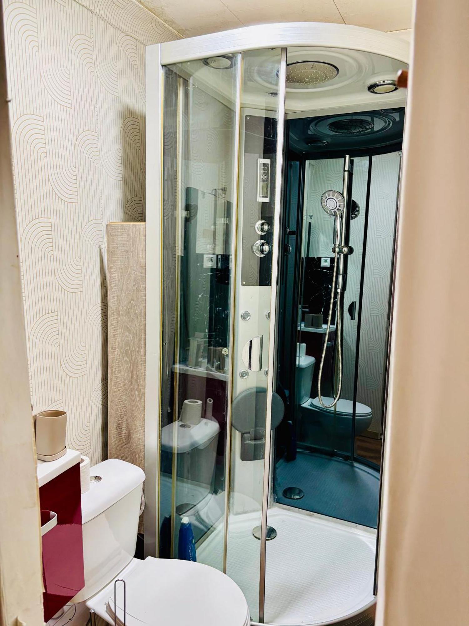 Cozy&Calm Room With Ensuite Heers Esterno foto